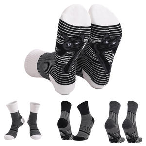 <span class=keywords><strong>Calcetines</strong></span> <span class=keywords><strong>Divertidos</strong></span> a Rayas Blancas y Negras con Lindos Gatos, <span class=keywords><strong>Calcetines</strong></span> de Algodón Casuales y Novedosos para Hombre y Mujer, Venta al Por Mayor - Product Image 2