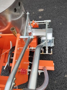 Máquina Usada para Señalización Vial de Empuje Manual |   Máquina para Pintar Líneas en Estacionamientos y Campos Deportivos, Marca LT, Bajo Costo de Mantenimiento 1 - Product Image 3