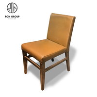 Ensemble de mobilier de restaurant en bois Ron Group : canapé, table et banquette pour café, fast-food et commerce
