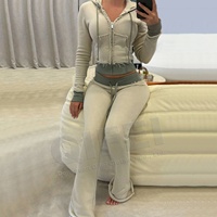 Ensemble de survêtement skinny personnalisé pour femme, comprenant un sweat à capuche court effet usé et un pantalon de jogging empilé, ensemble deux pièces