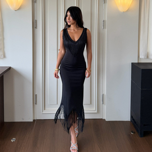 Vestido Elegante y Chic para Mujer, Estilo Negro con Flecos, Cuello en V Asimétrico, Sin Mangas, Sexy, de Moda, para Fiesta, Maxi Vestido - Product Image 1