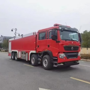 Camion-citerne HOWO 8X4 pour la lutte contre les incendies et le transport d'eau, capacité de 25 tonnes - Product Image 1
