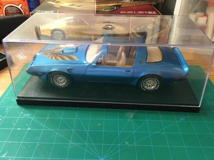 Expositor e Suportes para Carros em Escala 1:18 em Acrílico Transparente Polido Ecológico Moderno Personalizado de Fábrica - Product Image 5