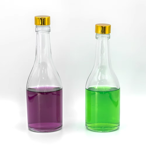 Nouvelle bouteille en verre décorative personnalisée gravée de luxe pour boissons gazeuses ou tequila, vide, de haute qualité, disponible en 250 ml, 300 ml, 500 ml, 750 ml - Product Image 5