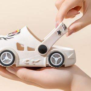 Chaussons d'été pour enfants, motif de voiture lumineuse de dessin animé, garçons et filles, antidérapants, semelle souple, sandales d'intérieur, chaussures à trous pour les orteils - Product Image 3