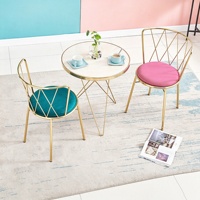 Ensemble de table et chaises de salle à manger modernes en marbre, meubles en métal et velours doux pour l'école, la maison, l'appartement, le restaurant, le salon