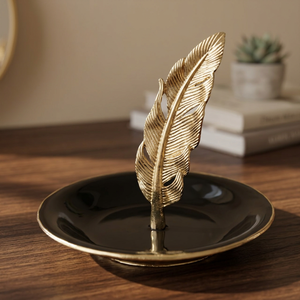 Présentoir à bijoux décoratif en forme de feuille, support pour boucles d'oreilles et colliers, couleur or + noir, en alliage de zinc - Product Image 2