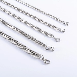 สร้อยข้อมือสแตนเลสสตีลแบบ Cuban Curb Chain สำหรับผู้ชาย สไตล์พังก์ ฮิปฮอป สีเงิน ของขวัญเครื่องประดับโลหะ - Product Image 3
