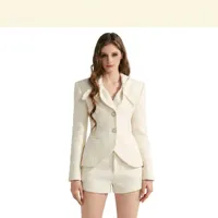 Комплект из блейзера с бантом на лацканах и шорт Off-White для женщин, с подплечниками, с пеплумом, с завышенной талией, приталенный, для вечеринок и офиса, напрямую от производителя, на заказ