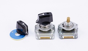 Interruptor giratorio plateado IP65 de excelente calidad con múltiples funciones de conmutación para velocidad de alimentación y anulación - Product Image 2