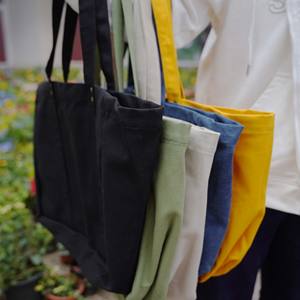 Sac fourre-tout en toile avec 2 poches avant, pochette pour ordinateur portable, fermeture éclair, poignée d'épaule - Écologique, résistant, usage quotidien - Product Image 2