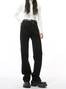 Pantalons pour garçons que les enfants adorent porter en été. <span class=keywords><strong>C</strong></span>'<span class=keywords><strong>est</strong></span> une paire de pantalons au style minimaliste et à la coupe ajustée. - Product Image 2