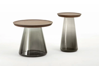 Table basse en verre coloré avec plateau en bois, style contemporain pour la maison, l'hôtel, sur mesure