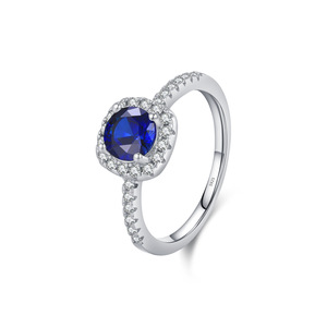 Anillo minimalista de plata S925 con zafiro y halo de diamantes, anillo clásico de compromiso para mujer con incrustaciones de piedras preciosas. - Product Image 1