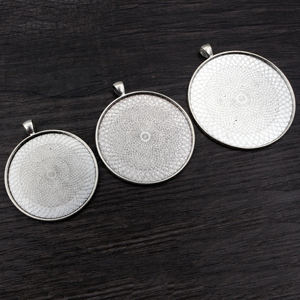 패션 45mm 50mm 58mm 내부 크기 골동품 실버 도금 청동 클래식 스타일 카보 숑베이스 설정 참 펜던트 - Product Image 4