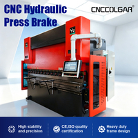 Presse plieuse CNC Colgar 200T3200 avec système DA53TX, entièrement automatique, certifiée CE, rouge et noir, plieuse hydraulique pour métal