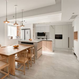 Gabinetes de Cocina de Madera Maciza Estilo Americano con Acabado en Laca Blanca Mate, Isla de Cocina Moderna Personalizada - Product Image 1