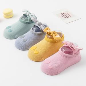 Calcetines antideslizantes de silicona con puntos para bebé, calcetín de goma con lazo para bebé y Niña - Product Image 5