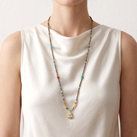 Nouveau design Collier long avec pendentif chaîne, perles de pyrite, onyx jaune, perles tchèques et coquillages, fait main, en pierres précieuses pour femme