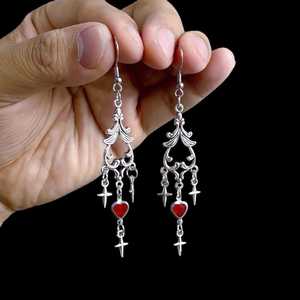 Boucles d'oreilles pendantes en forme de cœur rouge et noir avec étoiles argentées style gothique victorien pour femmes, <span class=keywords><strong>bijoux</strong></span> gothiques pour Halloween - Product Image 1