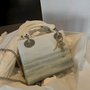 Bolsos de mano de lujo para mujer, de piel de cocodrilo de alta calidad, impermeables, elegantes y novedosos, ideales para fiestas. - Product Image 1