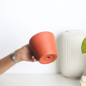 Ensemble de 2 pots en terre cuite Sakora faits à la main pour l'intérieur, l'extérieur, le balcon, la terrasse, le jardin, la décoration de la maison, pots à fleurs en argile rustique - Product Image 2