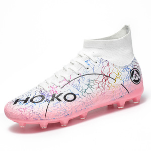 Nuevas botas de fútbol con tacos largos y transpirables para hombre y mujer, ideales para entrenamiento en césped. - Product Image 1