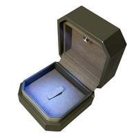 Utilizado para pendientes, anillos, pulseras, collares, estampado de lámina de oro pequeño MOQ caja de joyería de embalaje de regalo de terciopelo fino de lujo