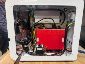 Nettoyeur laser pulsé 3-en-1 mini de bureau 800W fabriqué en Chine pour l'élimination de la rouille de l'acier, machine de <span class=keywords><strong>nettoyage</strong></span> des surfaces métalliques et en bois, compatible - Product Image 6