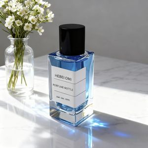 Flacone Spray per Profumo Vuoto Personalizzato di Lusso e Alta Qualità da 30ml 50ml in Vetro Quadrato Ricaricabile, con Scatola - Product Image 1