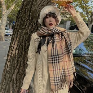 <span class=keywords><strong>Sciarpa</strong></span> Invernale di Lusso per Donna, Design a Quadri con Nappine, Alta Qualità, Prodotta in Cina - Product Image 2