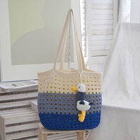 Sac de plage tressé à la main, style estival frais, grande capacité, à bandoulière, avec contraste de couleurs et deux ouvertures, idéal pour les vacances