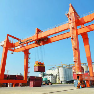 Кран портовый козловой на гусеничном ходу для контейнерных терминалов, 45/60 тонн, с управлением ПЛК, редуктором и подшипниками, сертифицированный CE - Product Image 1