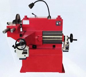 Automatic Horizontal Truck Brake Disc Lathe <strong>Machine</strong> with 550mm Max Diameter and 1.5kW Motor - Product Image 1