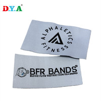 Étiquettes personnalisées pour vêtements, en tissu organique, avec logo personnalisé, motif damassé uni, texture satinée, pliées, pour couture de col