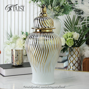 Vases en céramique J294GA blancs et dorés à grain ondulé, style pot à gingembre, pour fleurs, accents de décoration intérieure, meubles de luxe - Product Image 6