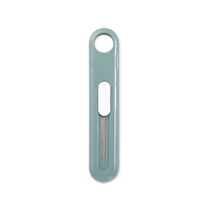 Cuchillo Multiusos M&G con Hoja de Acero Inoxidable de 9 mm y Punta de 60 Grados para Manualidades en Papel y Uso Estudiantil - Product Image 2