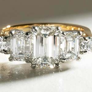 Bague de fiançailles en diamant de laboratoire taille brillant émeraude pour femme, disponible en or jaune, or blanc, or rose, bijoux de mariée de luxe - Product Image 3