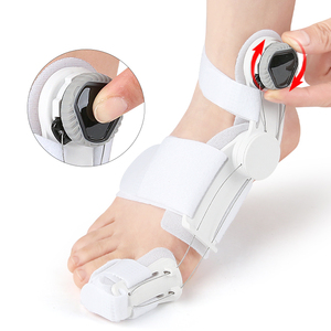 <span class=keywords><strong>Orthèse</strong></span> pour <span class=keywords><strong>Hallux</strong></span> <span class=keywords><strong>Valgus</strong></span> à Boucle Rotative Réglable pour Utilisation Jour/<span class=keywords><strong>Nuit</strong></span> – Dispositif d'Assistance pour la Portation <span class=keywords><strong>de</strong></span> Chaussures et le Soutien <span class=keywords><strong>de</strong></span> l'Os du Grand Pied - Product Image 2