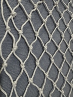 Protection enfant : Filet de sécurité pour escalier de balcon creux avec trous de protection latéraux, en PP et corde de coton