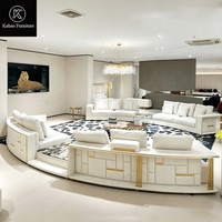 Solution de mobilier pour la maison : Canapé incurvé contemporain sur mesure en cuir Nappa pleine fleur avec éclairage LED intégré pour villa de luxe