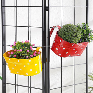 <span class=keywords><strong>Pot</strong></span> <span class=keywords><strong>de</strong></span> fleurs en métal fer <span class=keywords><strong>balcon</strong></span> jardin plante jardinière paniers clôture <span class=keywords><strong>Pot</strong></span> <span class=keywords><strong>de</strong></span> fleurs avec crochet détachable - Product Image 4