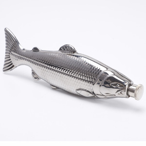 Gourde à liqueur en forme de poisson de 5 oz, en acier inoxydable 304 de qualité alimentaire, bouteille portable pour whisky, avec logo personnalisé pour cadeau de bar - Product Image 3