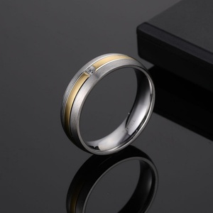Bague de fiançailles et de mariage simple à deux tons, plaquée argent et or, avec strass et zircon blanc, à prix compétitif - Product Image 3