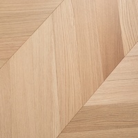 Parquet en bois d'ingénierie à trois couches en chêne blanc, motif en arête de poisson, moderne, lisse, imperméable, système de clic pour villa, entrepôt, salon