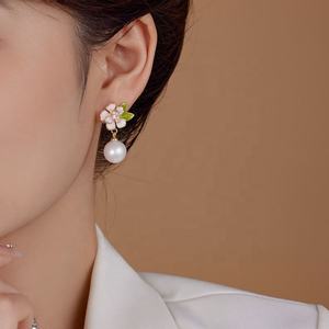 ต่างหูเงินแท้ 925 ชุบทอง 18K ดีไซน์เรขาคณิตประดับเพชรซิร์คอน สไตล์หวานสดใส สำหรับฤดูร้อน รุ่นใหม่ - Product Image 6