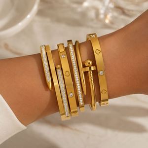 Bracelet en acier inoxydable 316L plaqué or 18 carats PVD |   Bracelet pour femme imperméable et résistant au ternissement |   Bijoux haut de gamme fabriqués aux États-Unis - Product Image 2