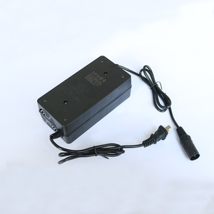 Cargador de vehículos eléctricos, 100-240V, 72W, enchufable, para carga de baterías de litio y de plomo-ácido para automóviles eléctricos - Product Image 1