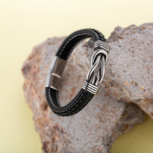 Bracelet en acier inoxydable tressé en cuir vintage de haute qualité, nœud d'amour, style punk, pour homme, vente en gros, best-seller - Product Image 3