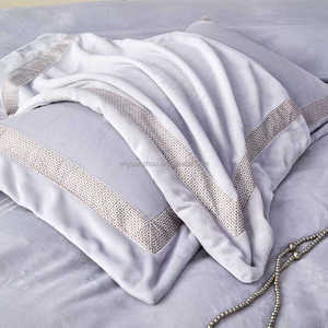 Ensemble de literie personnalisable de style européen et américain en 4 pièces, 1 drap, 2 taies d'oreiller, 1 housse de couette, tissu en velours de lait polyester - Product Image 6